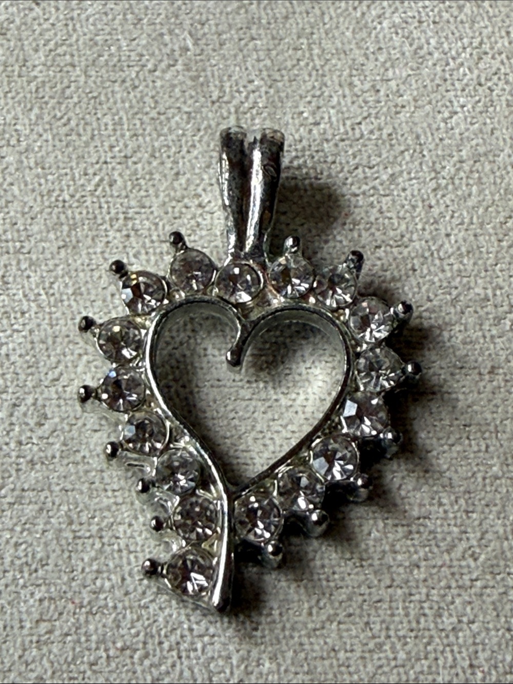 Silver tone rhinestone Heart Pendant Necklace - Clear Stones charm